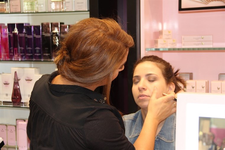 Faces Make up Session